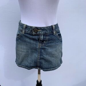 GUESS Jeans Skirt Size 31